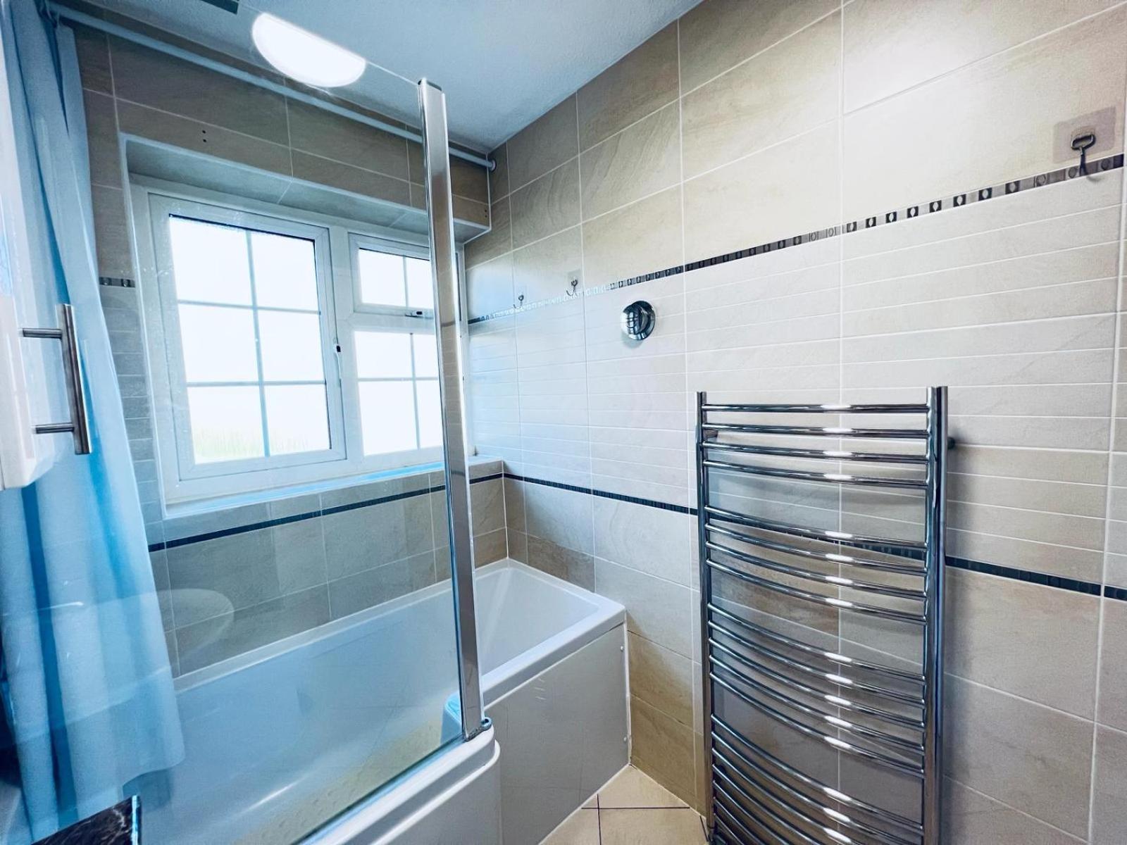 Rooms In Stylish House Milton Keynes Bagian luar foto