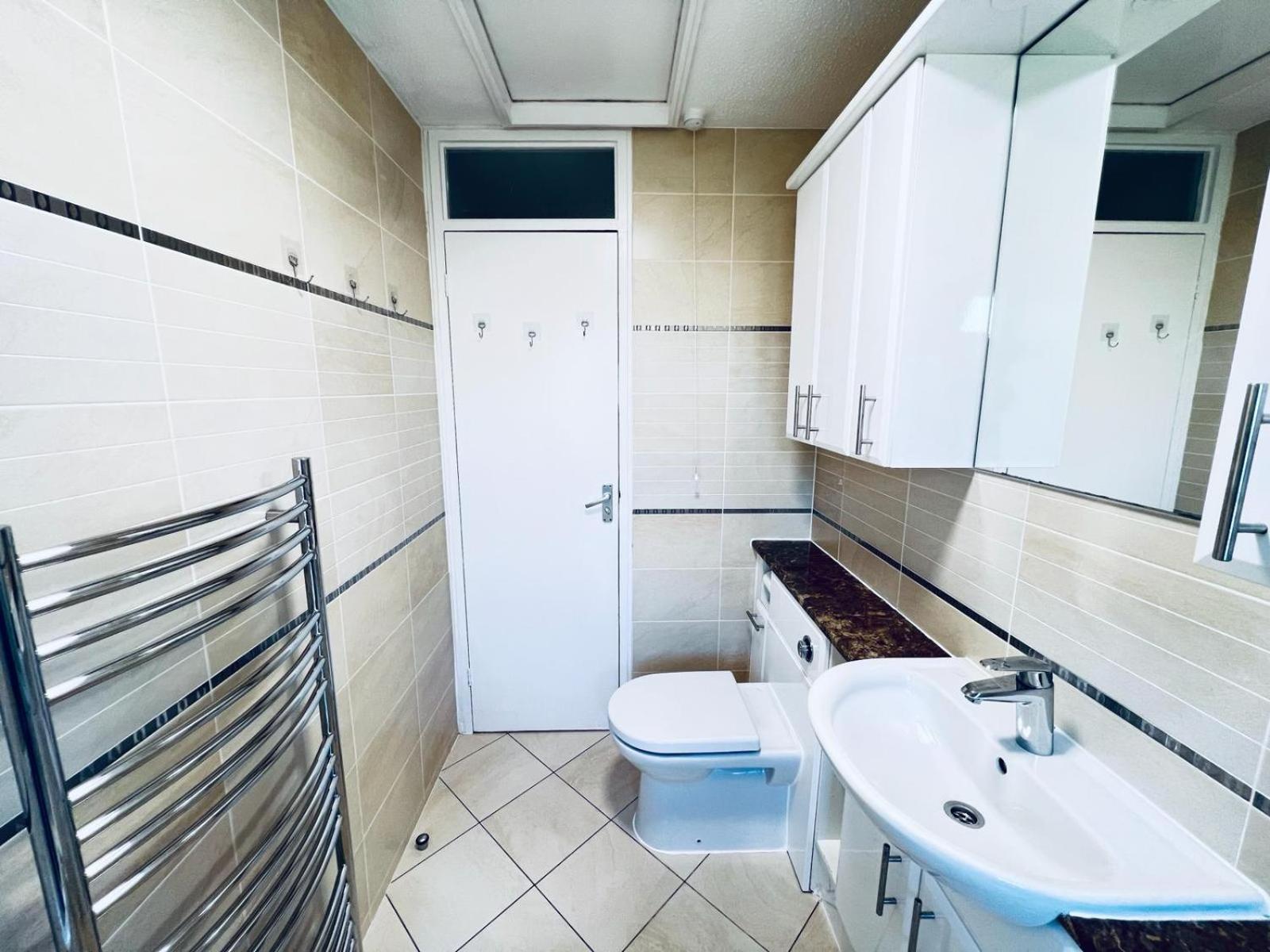 Rooms In Stylish House Milton Keynes Bagian luar foto