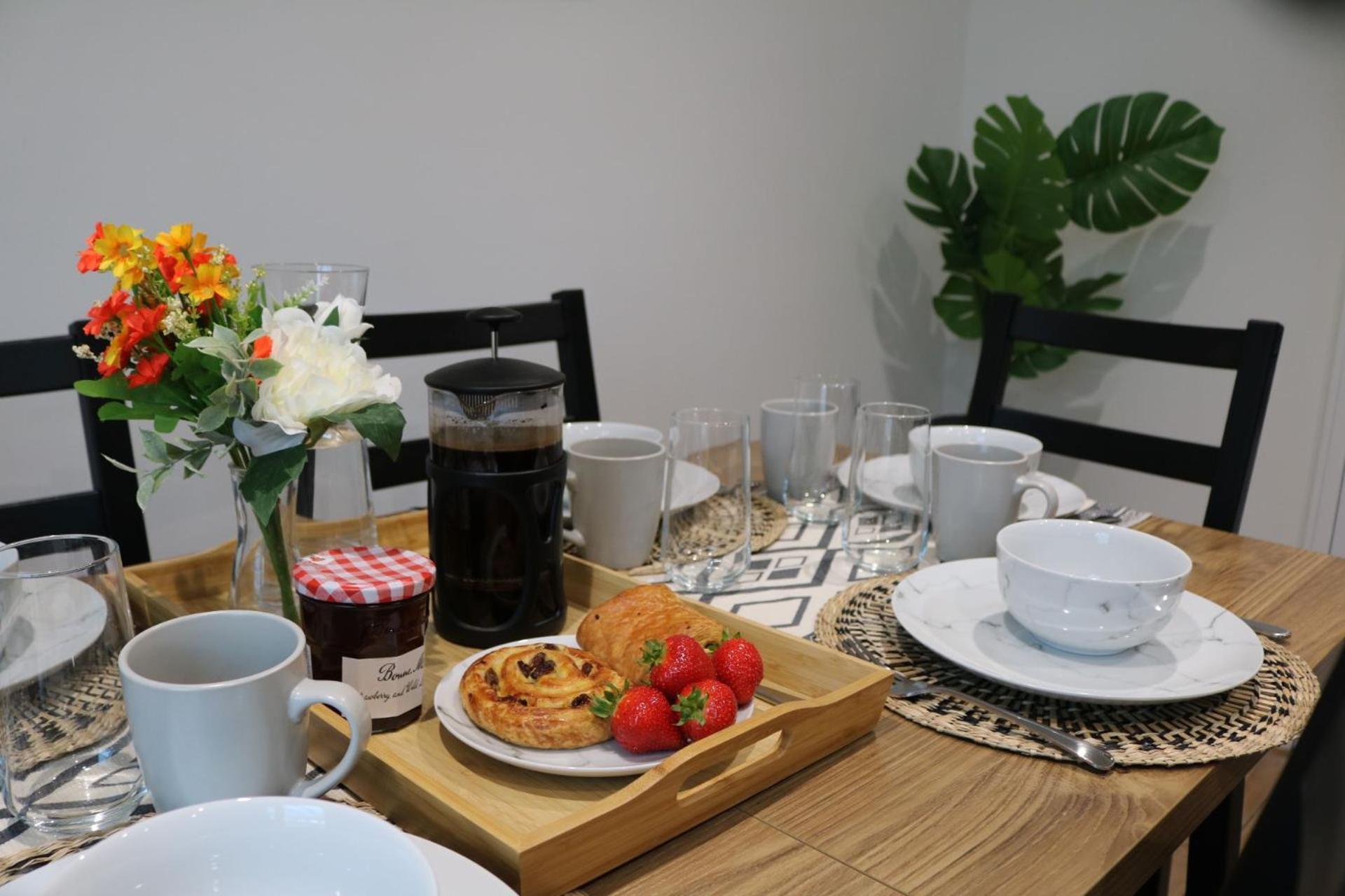 Rooms In Stylish House Milton Keynes Bagian luar foto