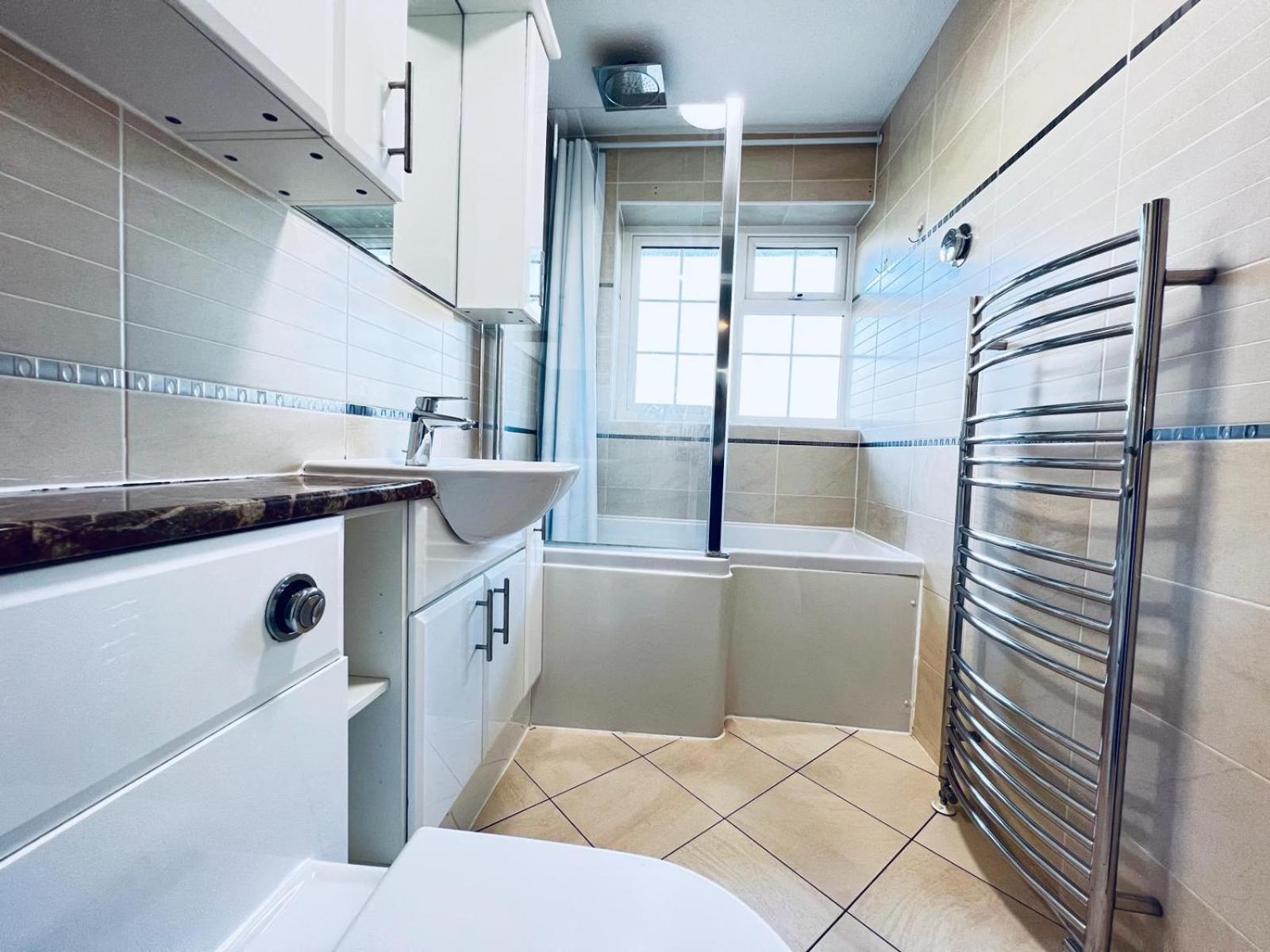 Rooms In Stylish House Milton Keynes Bagian luar foto
